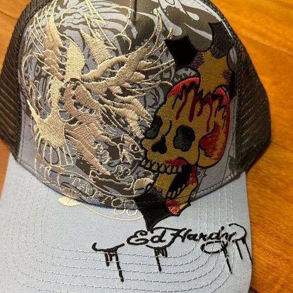 NWT Ed Hardy Trucker Hat Embroidered Tattoo Eagle Skull Blue Sky Mesh Snapback - Picture 2 of 7